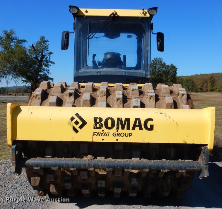 image for item DN6533 2017 Bomag BW211DH-5  single drum vibratory roller