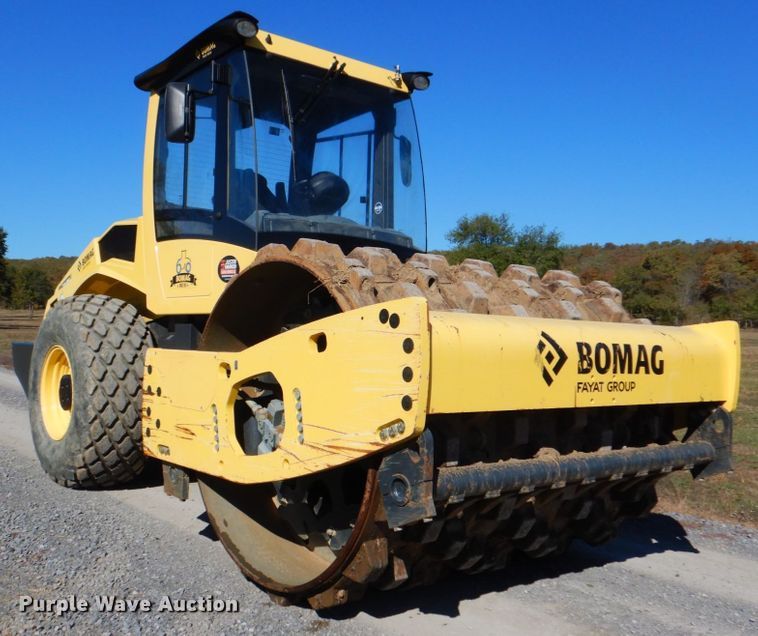 image for item DN6533 2017 Bomag BW211DH-5  single drum vibratory roller