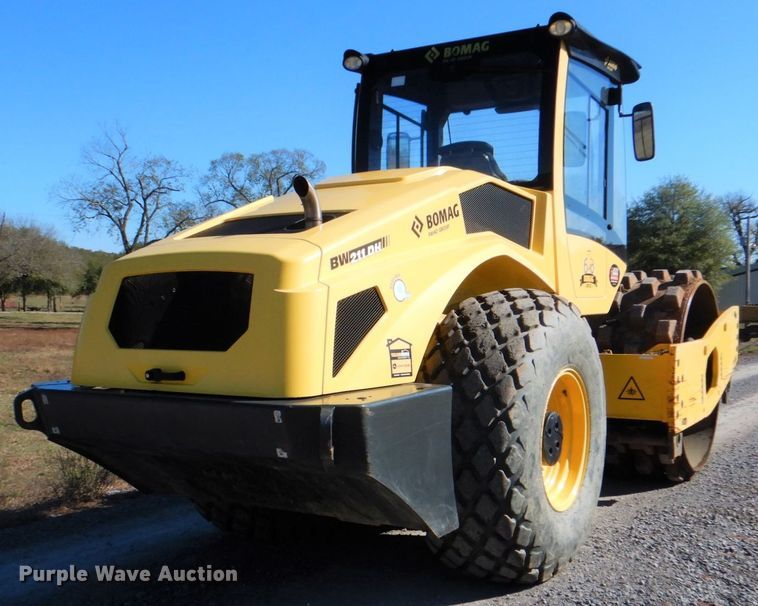image for item DN6533 2017 Bomag BW211DH-5  single drum vibratory roller