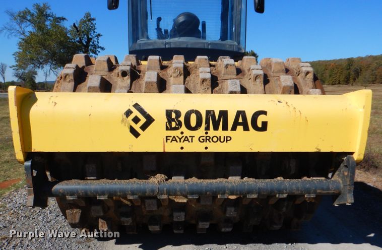 image for item DN6533 2017 Bomag BW211DH-5  single drum vibratory roller