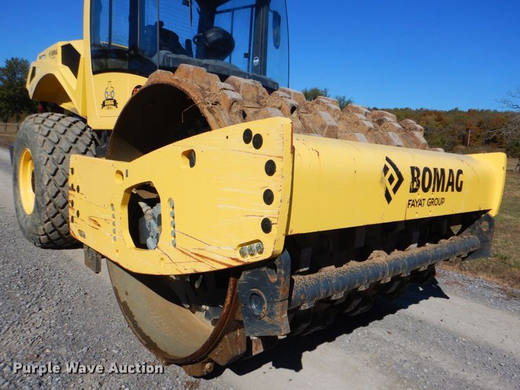 image for item DN6533 2017 Bomag BW211DH-5  single drum vibratory roller