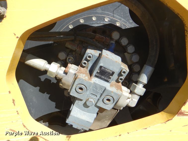 image for item DN6533 2017 Bomag BW211DH-5  single drum vibratory roller