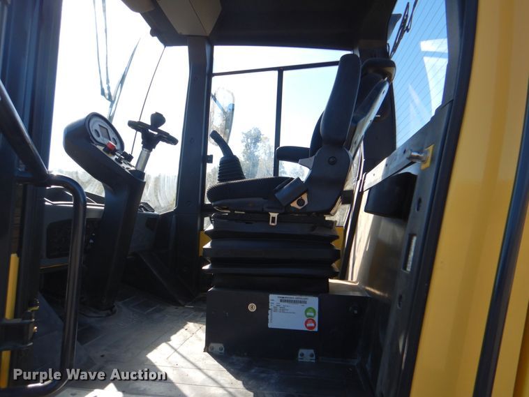 image for item DN6533 2017 Bomag BW211DH-5  single drum vibratory roller