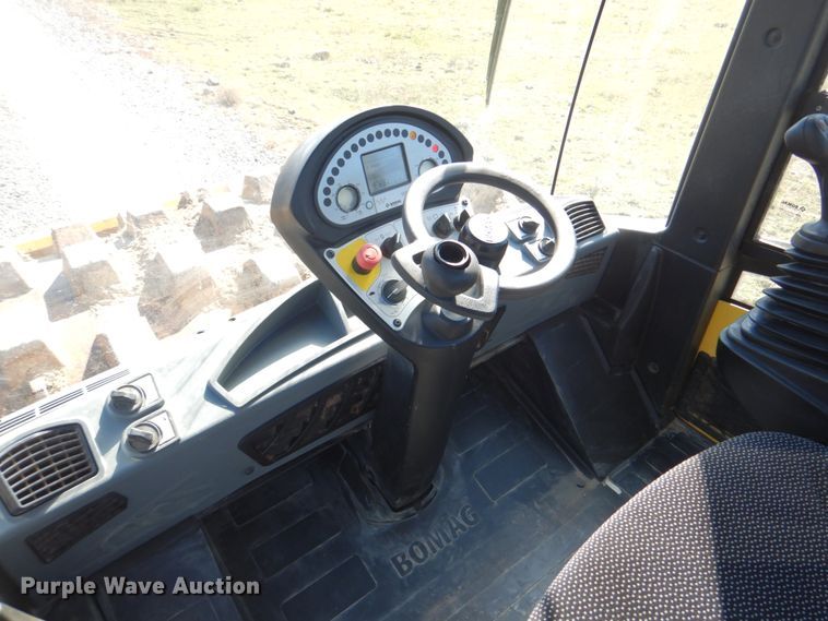 image for item DN6533 2017 Bomag BW211DH-5  single drum vibratory roller