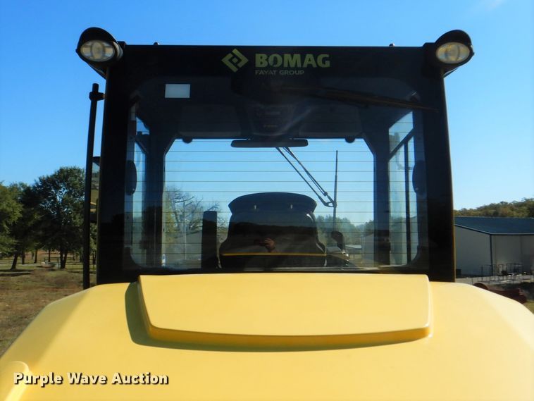 image for item DN6533 2017 Bomag BW211DH-5  single drum vibratory roller