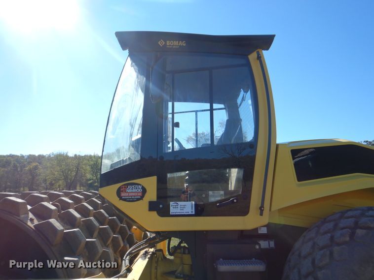 image for item DN6533 2017 Bomag BW211DH-5  single drum vibratory roller