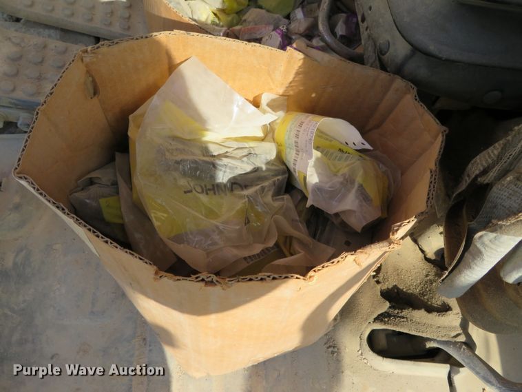 image for item DN7772 2002 Hitachi ZX800  excavator