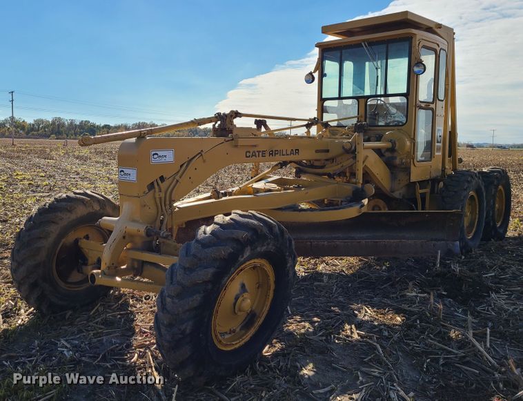 image for item EZ9237 1973 Caterpillar 112F  rigid frame motor grader