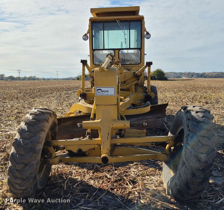 image for item EZ9237 1973 Caterpillar 112F  rigid frame motor grader