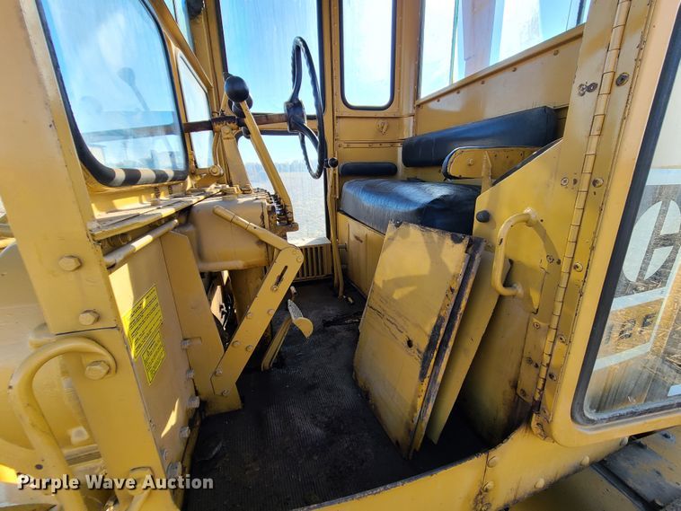 image for item EZ9237 1973 Caterpillar 112F  rigid frame motor grader