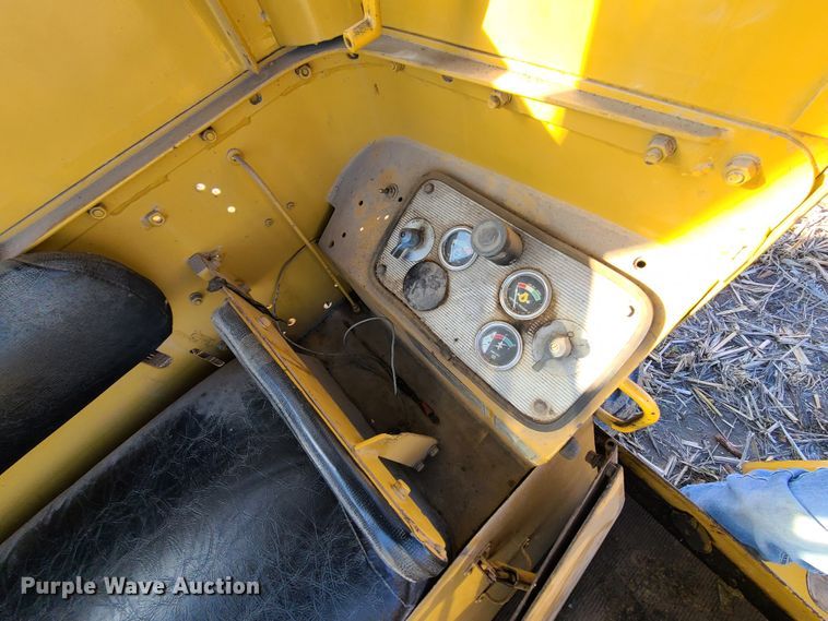 image for item EZ9237 1973 Caterpillar 112F  rigid frame motor grader