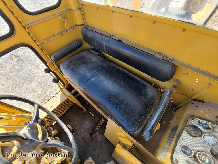 image for item EZ9237 1973 Caterpillar 112F  rigid frame motor grader