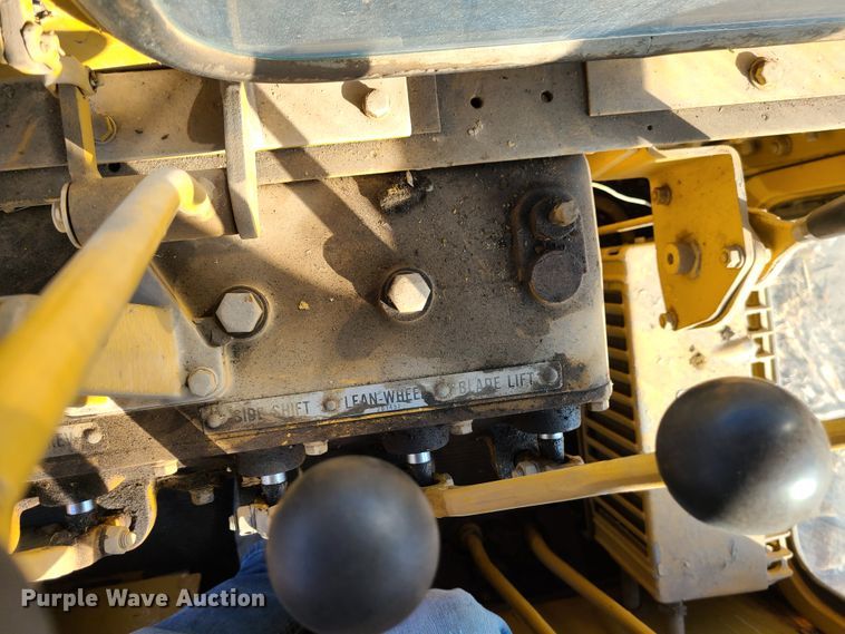 image for item EZ9237 1973 Caterpillar 112F  rigid frame motor grader