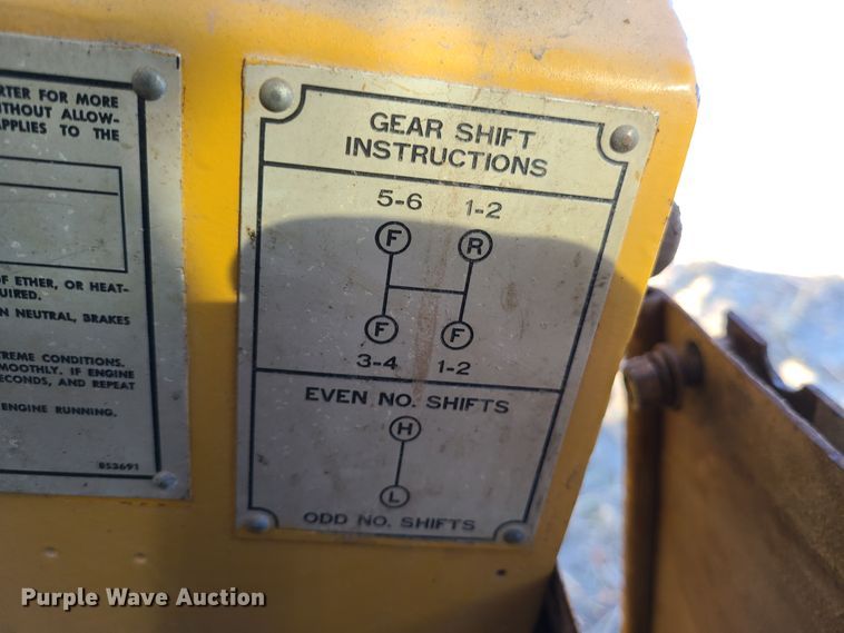 image for item EZ9237 1973 Caterpillar 112F  rigid frame motor grader