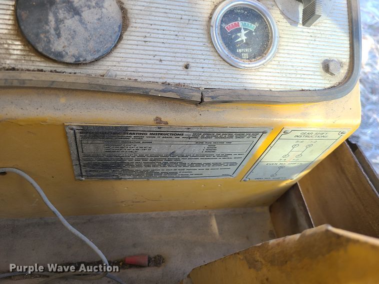 image for item EZ9237 1973 Caterpillar 112F  rigid frame motor grader