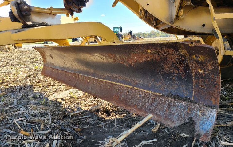 image for item EZ9237 1973 Caterpillar 112F  rigid frame motor grader