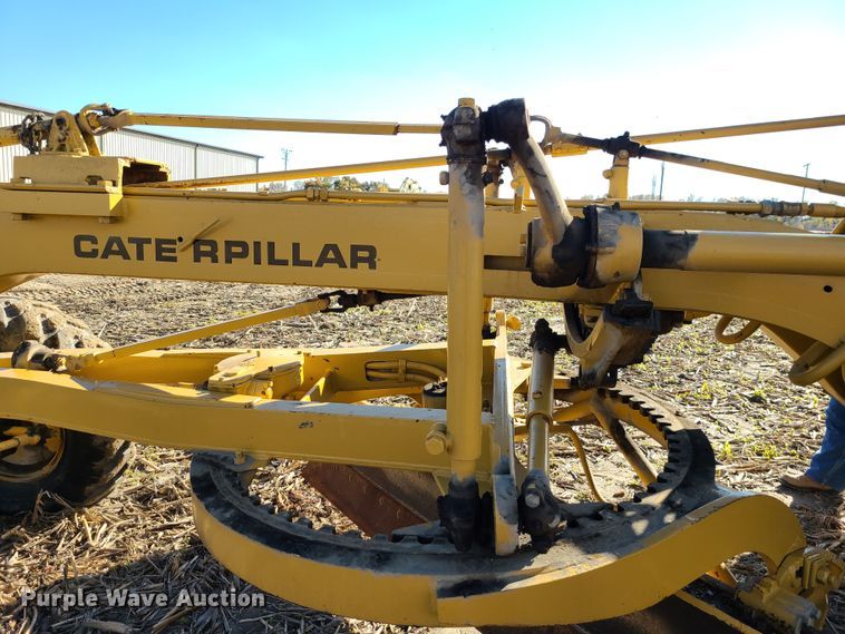 image for item EZ9237 1973 Caterpillar 112F  rigid frame motor grader