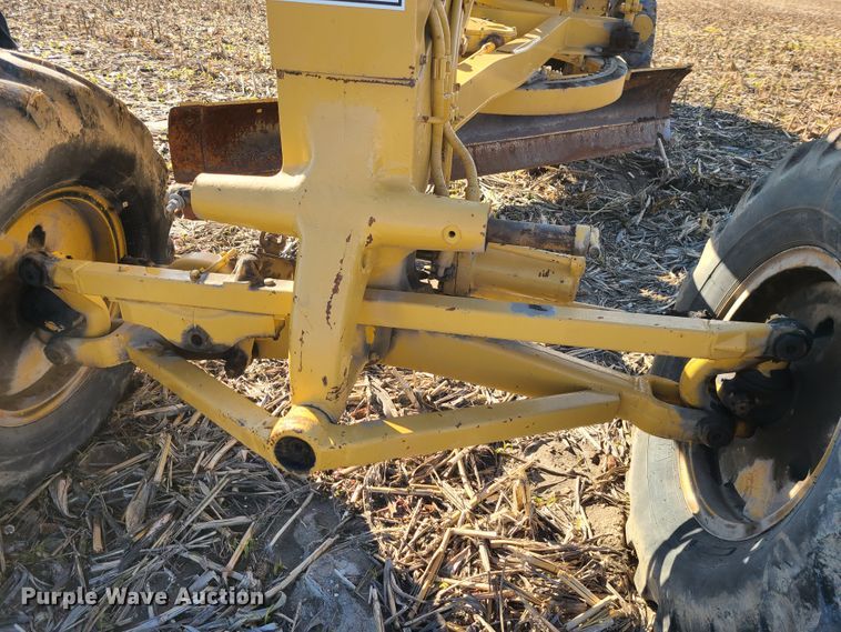 image for item EZ9237 1973 Caterpillar 112F  rigid frame motor grader