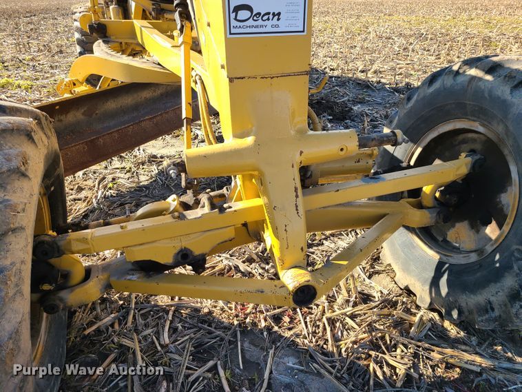 image for item EZ9237 1973 Caterpillar 112F  rigid frame motor grader