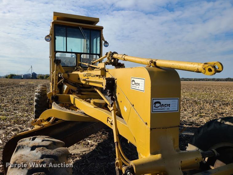 image for item EZ9237 1973 Caterpillar 112F  rigid frame motor grader