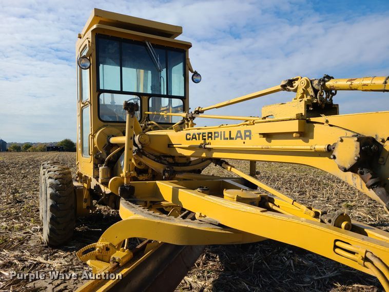 image for item EZ9237 1973 Caterpillar 112F  rigid frame motor grader