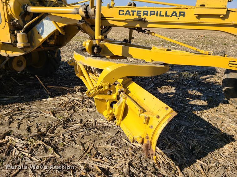 image for item EZ9237 1973 Caterpillar 112F  rigid frame motor grader
