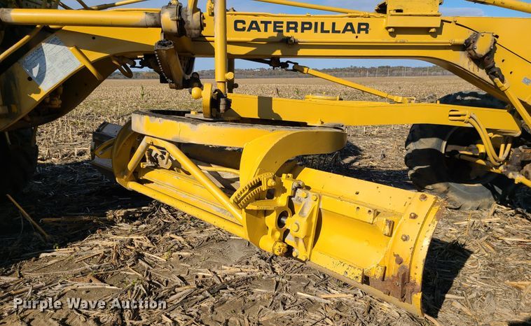 image for item EZ9237 1973 Caterpillar 112F  rigid frame motor grader