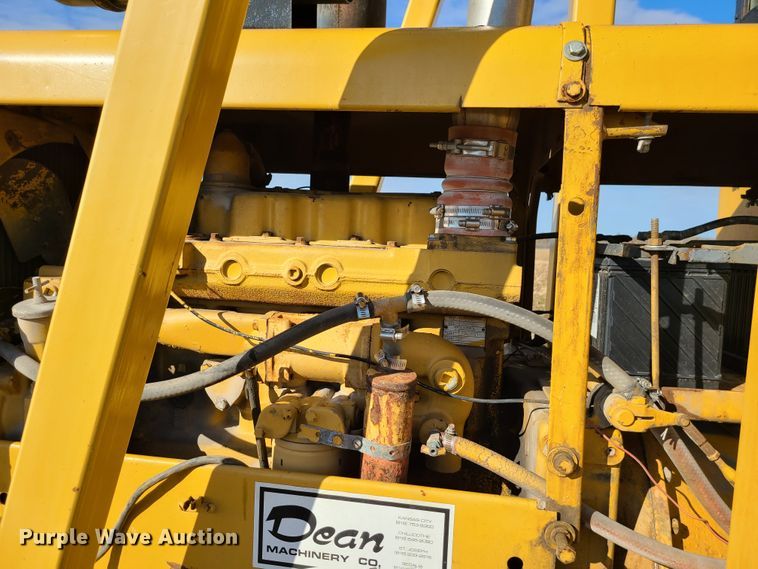 image for item EZ9237 1973 Caterpillar 112F  rigid frame motor grader