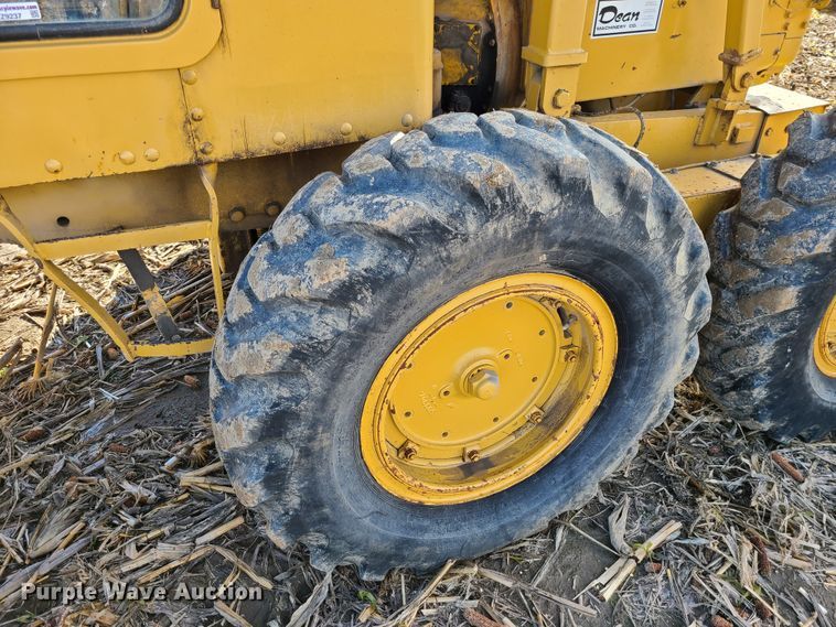 image for item EZ9237 1973 Caterpillar 112F  rigid frame motor grader