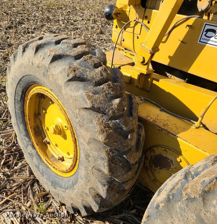 image for item EZ9237 1973 Caterpillar 112F  rigid frame motor grader