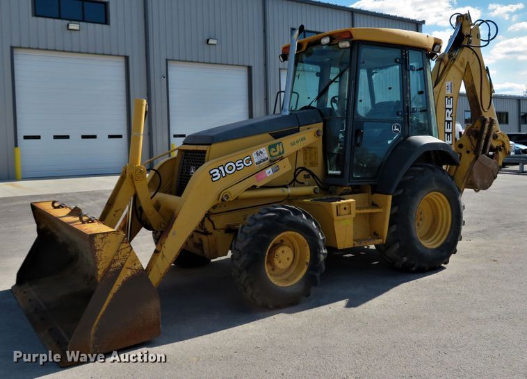 image for item FP9433 2005 John Deere 310SG  backhoe