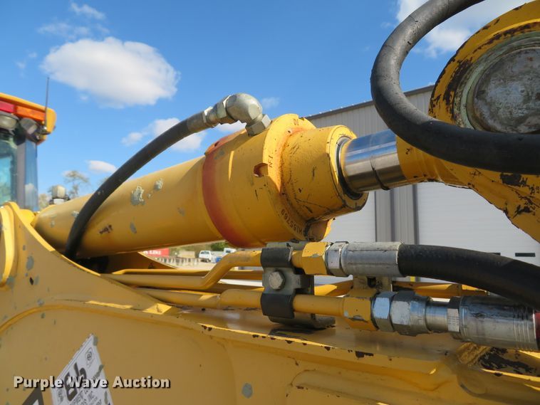 image for item FP9433 2005 John Deere 310SG  backhoe