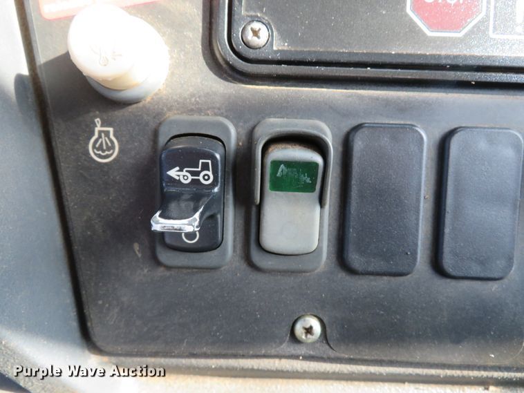 image for item FP9433 2005 John Deere 310SG  backhoe