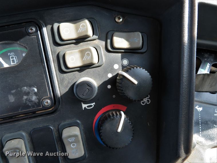 image for item FP9433 2005 John Deere 310SG  backhoe