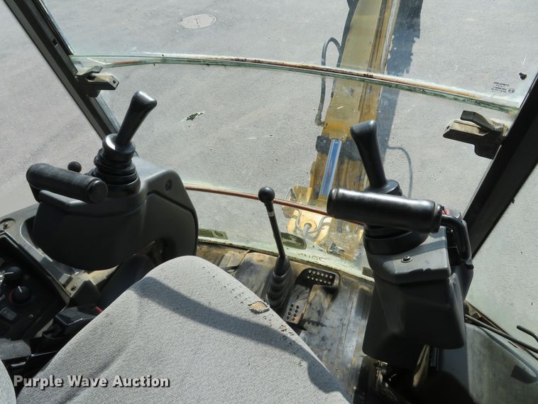 image for item FP9433 2005 John Deere 310SG  backhoe