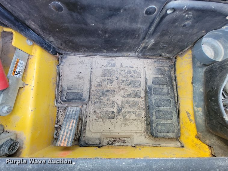 image for item HR9494 New Holland C238  tracked skid steer loader