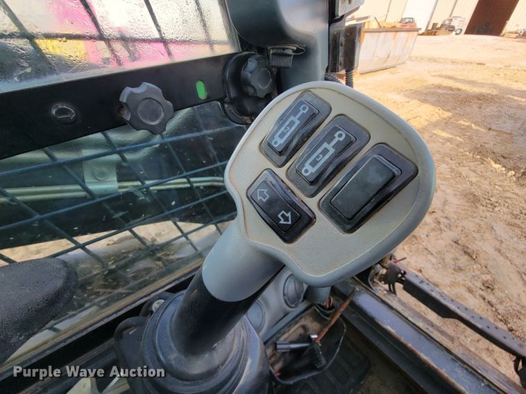 image for item HR9494 New Holland C238  tracked skid steer loader