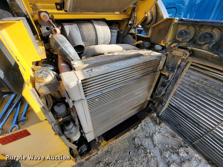 image for item HR9494 New Holland C238  tracked skid steer loader