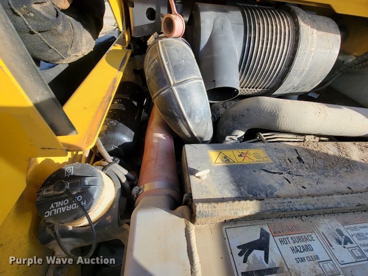 image for item HR9494 New Holland C238  tracked skid steer loader