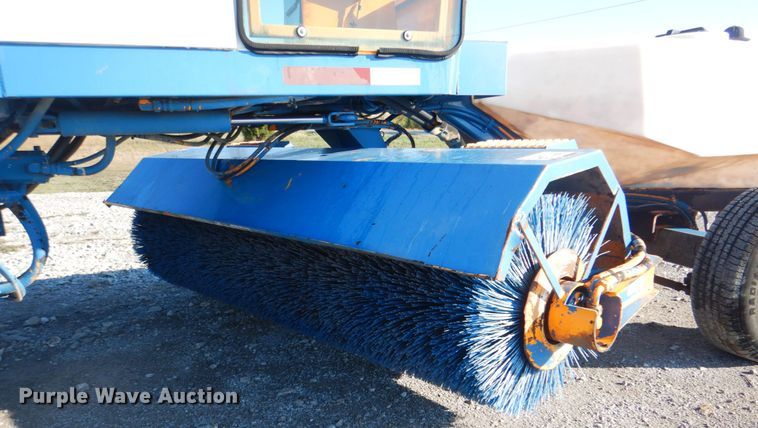 image for item HT9495 2003 Rosco RB-48  broom