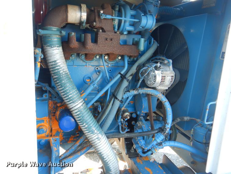 image for item HT9495 2003 Rosco RB-48  broom