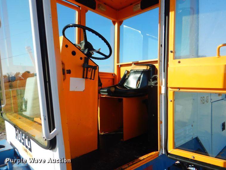 image for item HT9495 2003 Rosco RB-48  broom