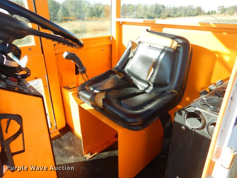 image for item HT9495 2003 Rosco RB-48  broom