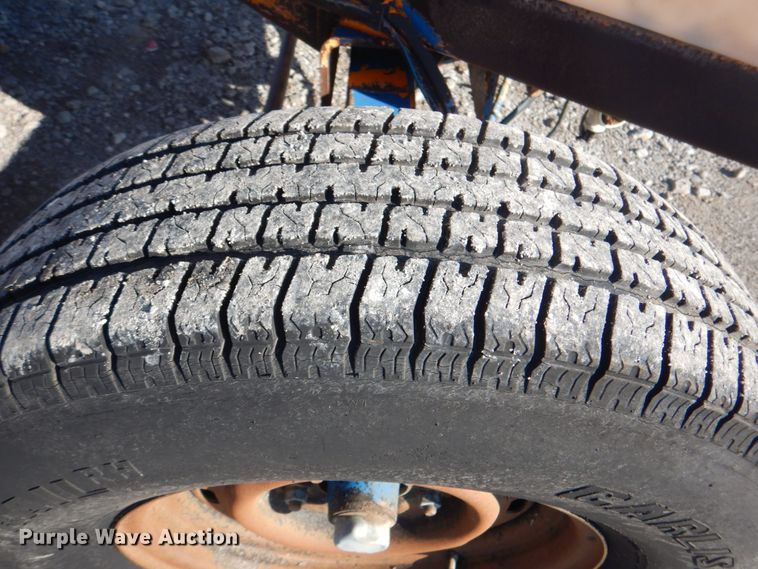 image for item HT9495 2003 Rosco RB-48  broom