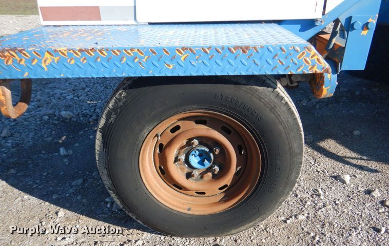 image for item HT9495 2003 Rosco RB-48  broom