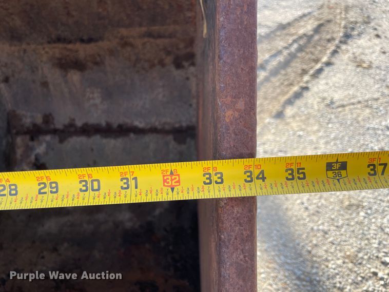 image for item II9476 1992 Hitachi EX270LC  excavator