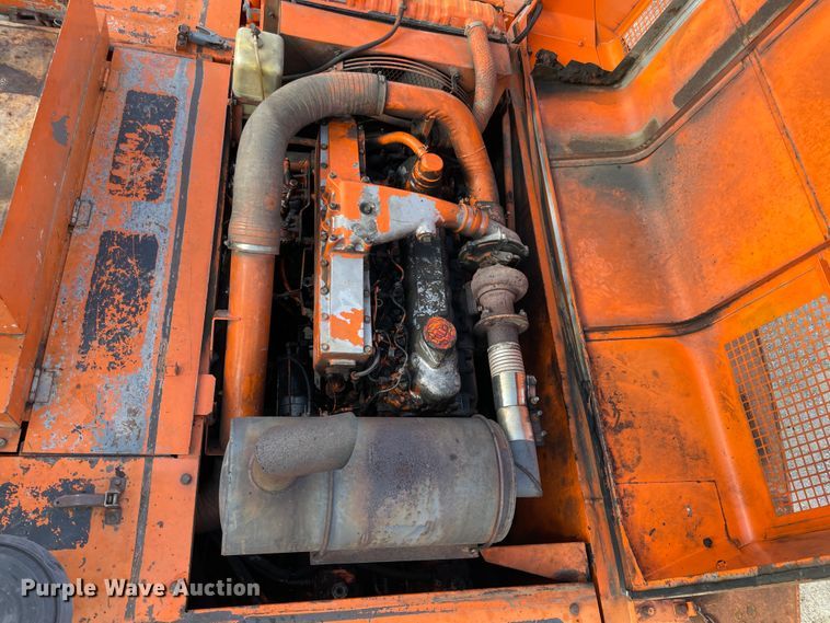 image for item II9476 1992 Hitachi EX270LC  excavator