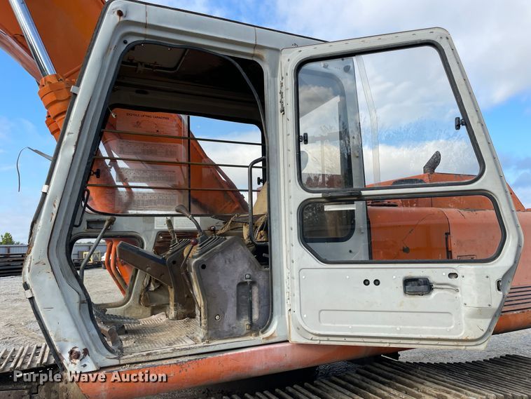 image for item II9476 1992 Hitachi EX270LC  excavator