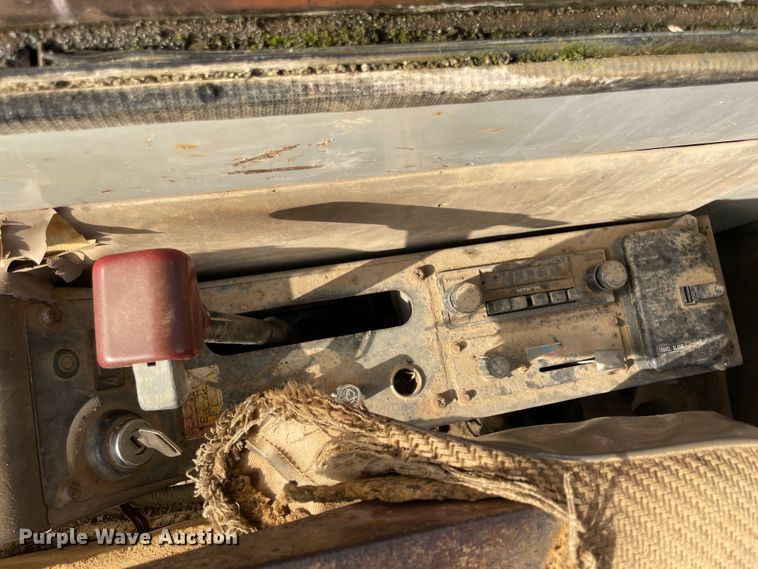 image for item II9476 1992 Hitachi EX270LC  excavator