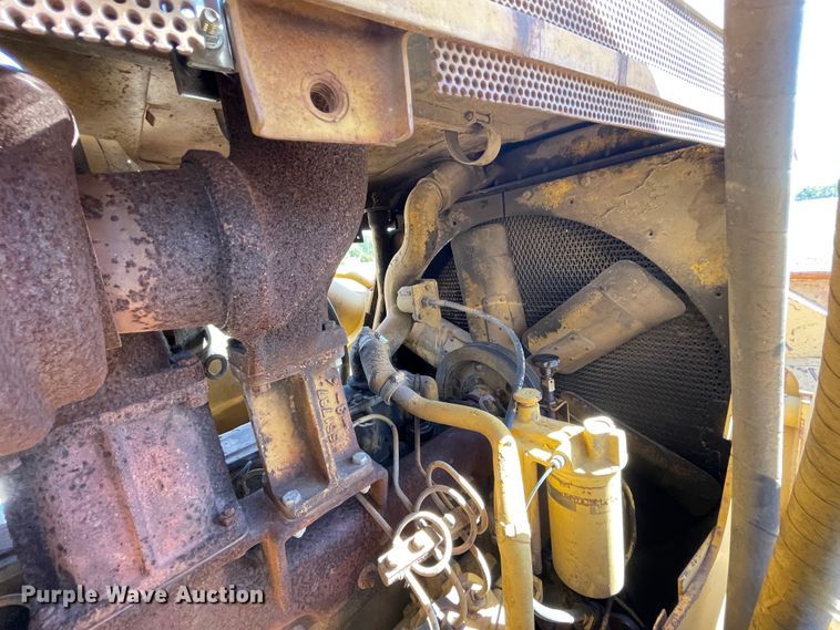 image for item II9480 Caterpillar 977L  track loader